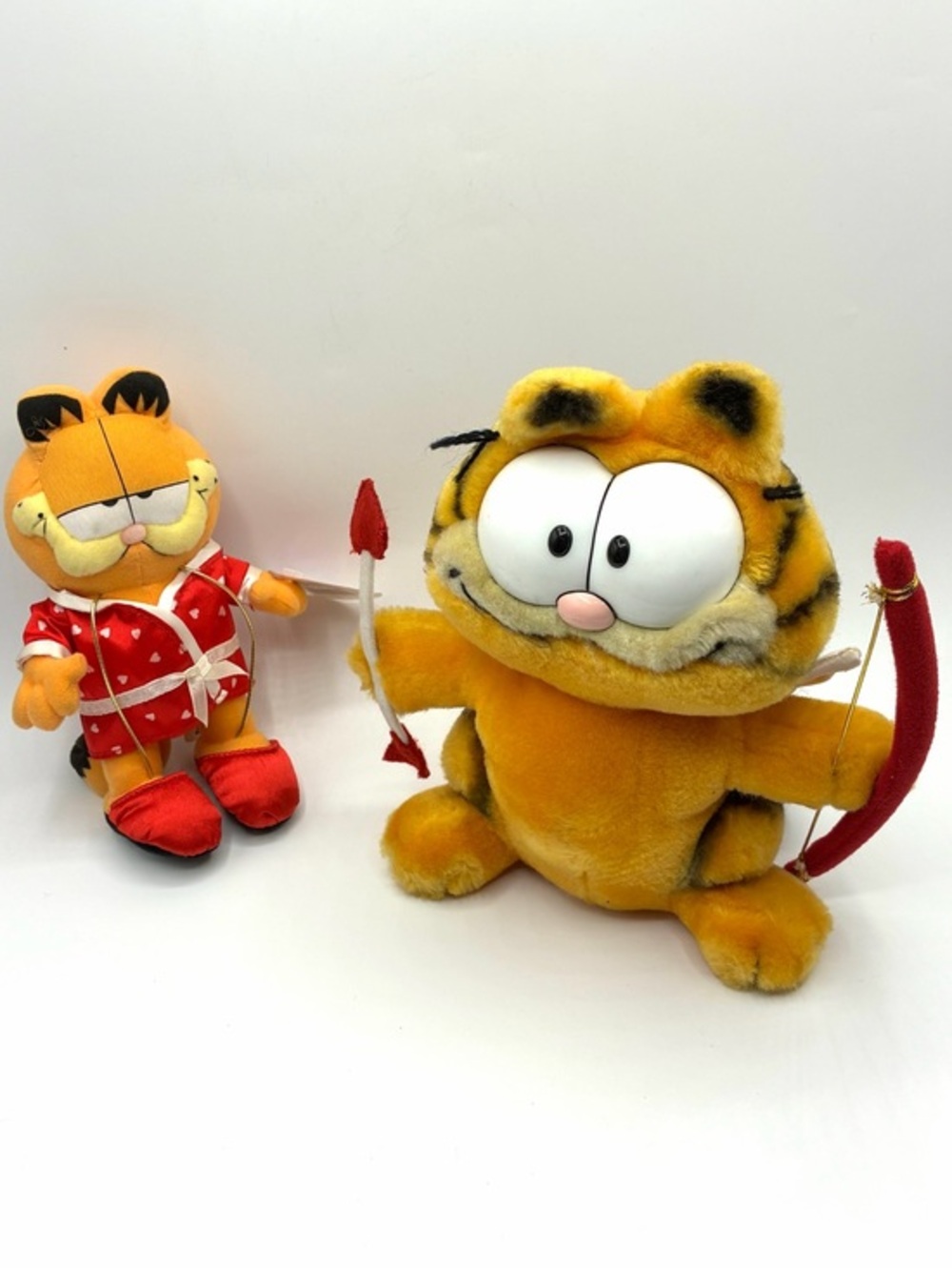Vintage Lot of 2 Garfield Cupid Valentine Plush Dakin 1981 & Russell Stover